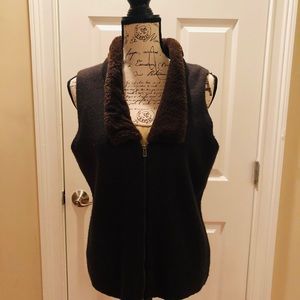 5 for 25 EUC Gap fur collar knit vest with zipper